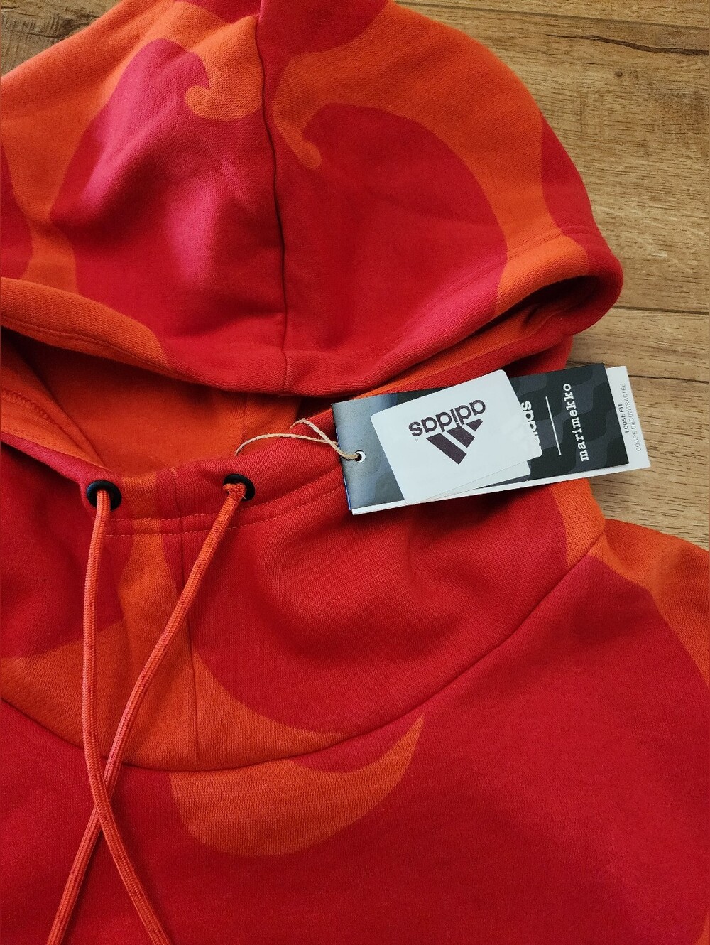 NWT Adidas X Marimekko Fleece Cropped Hoodie Womens M Loose Fit RARE IN RED - Picture 4 of 14